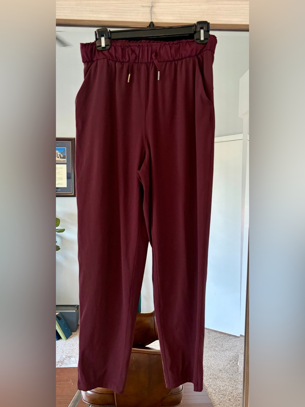 Lululemon Stretch High Rise 7/8 Length Pant 25"
Red Merlot size 6 Active Wear S